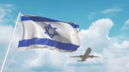 Israel closes its airspace by...? card icon