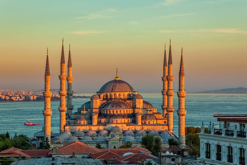Highest temperature in Istanbul on August 15? card icon