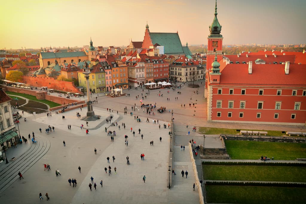 Highest temperature in Warsaw on August 15? card icon