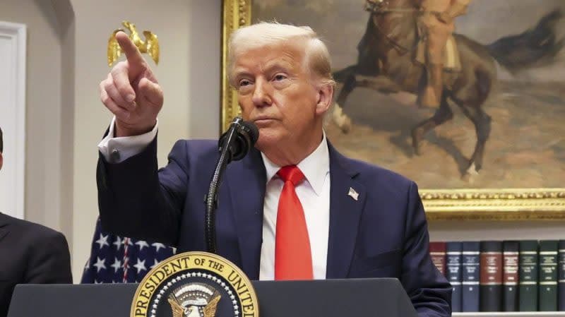 icon for Will David Sacks leave the Trump administration before 2027?