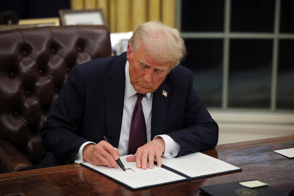 icon for Will Trump pardon anyone by August 31?